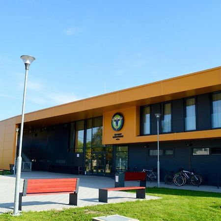 Sport Centrum Apartman Pápa 外观 照片