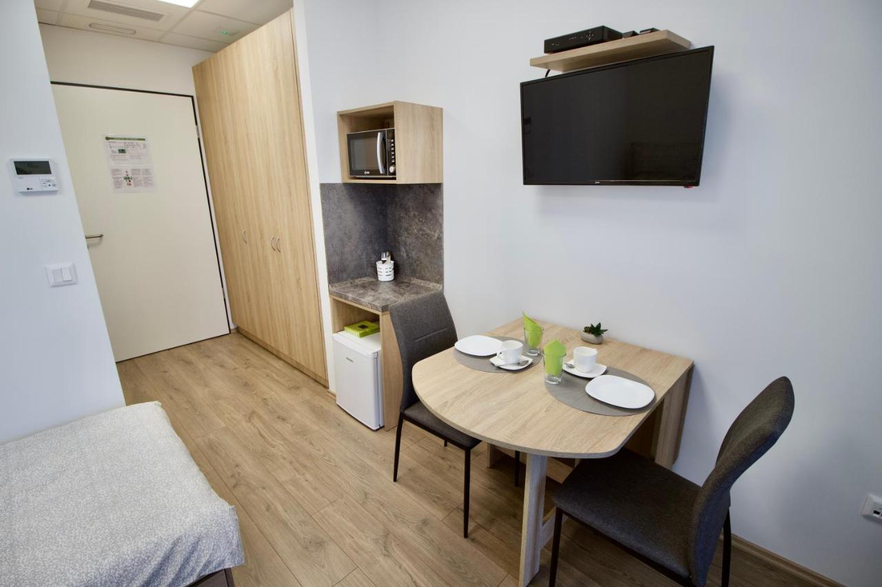 Sport Centrum Apartman Pápa 外观 照片
